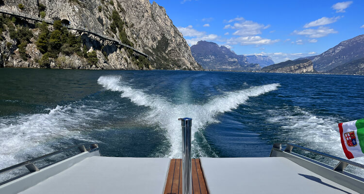 Tour 5: SHUTTLE WITH VISIT TO LIMONE OR MALCESINE