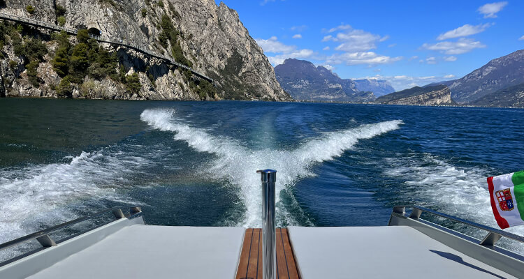 Tour 6: SHUTTLE CON VISITA A LIMONE O MALCESINE